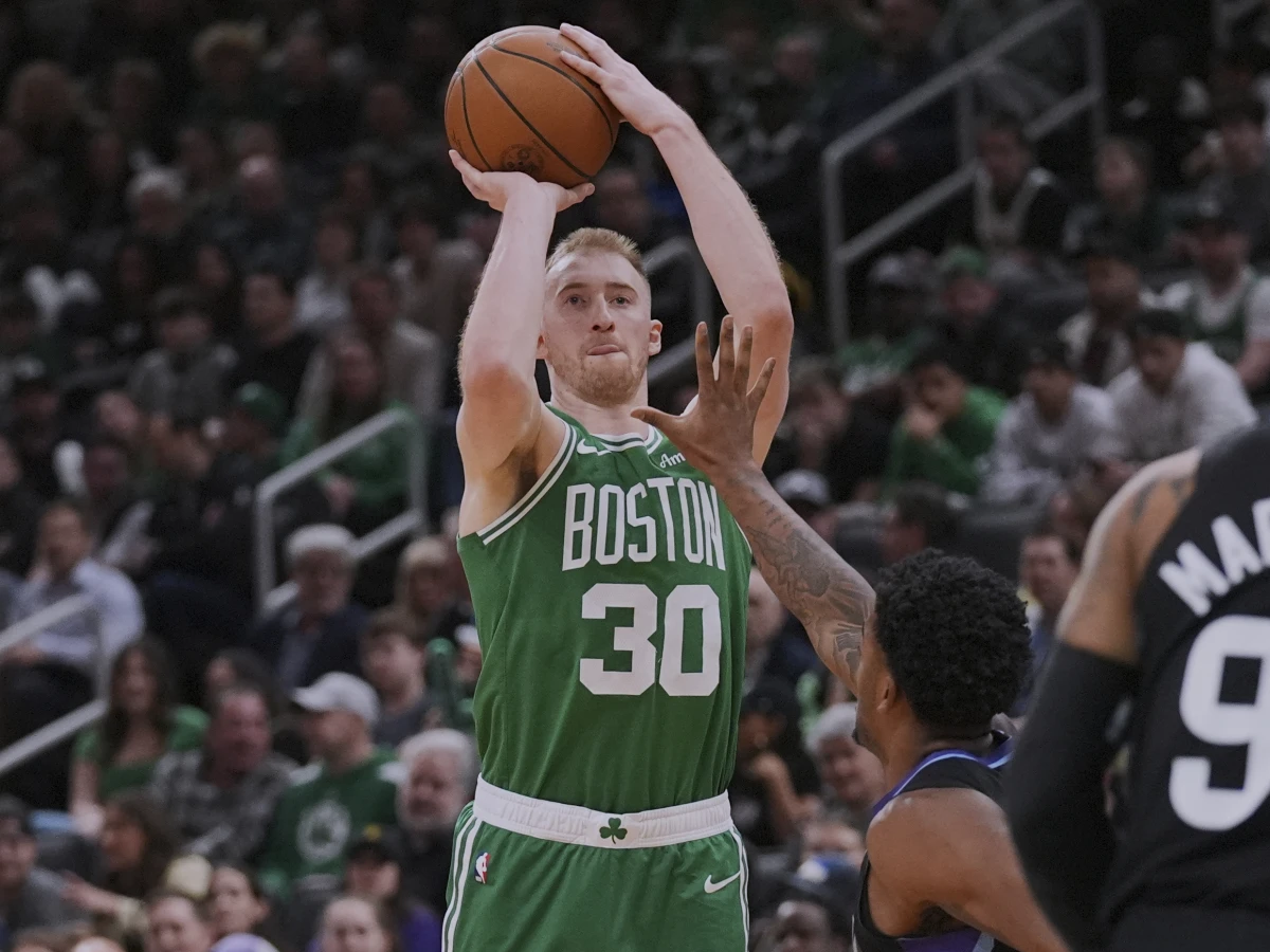 Celtics ganan con récord de triples de Sam Hauser