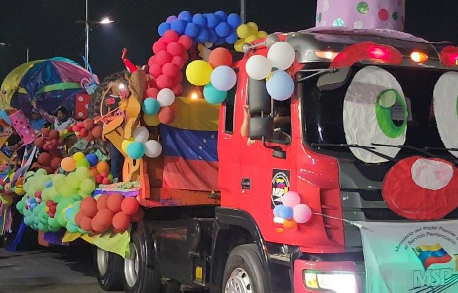 Más de 20 mil personas disfrutaron del desfile de Carnaval en Barinas 