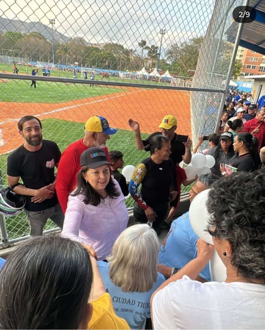 Entregan complejo deportivo en Ciudad Tiuna