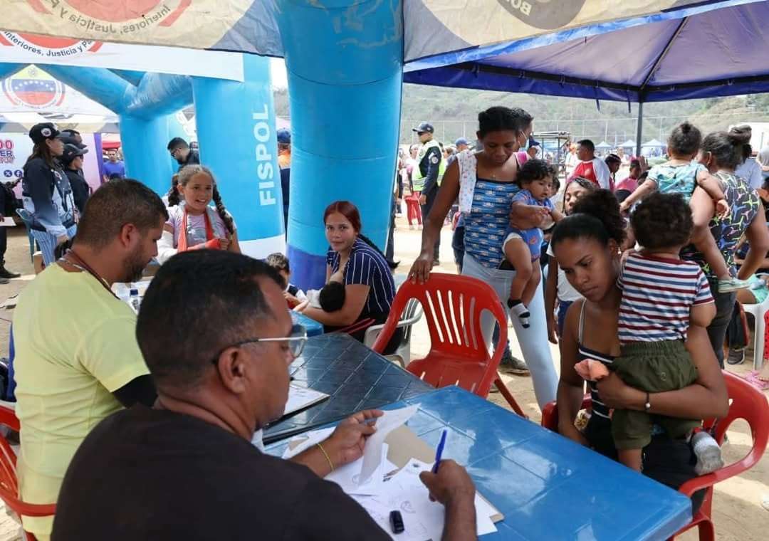 En Caucagüita activaron jornada social integral