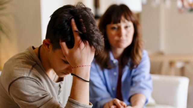 Crisis de adolescente - Últimas Noticias