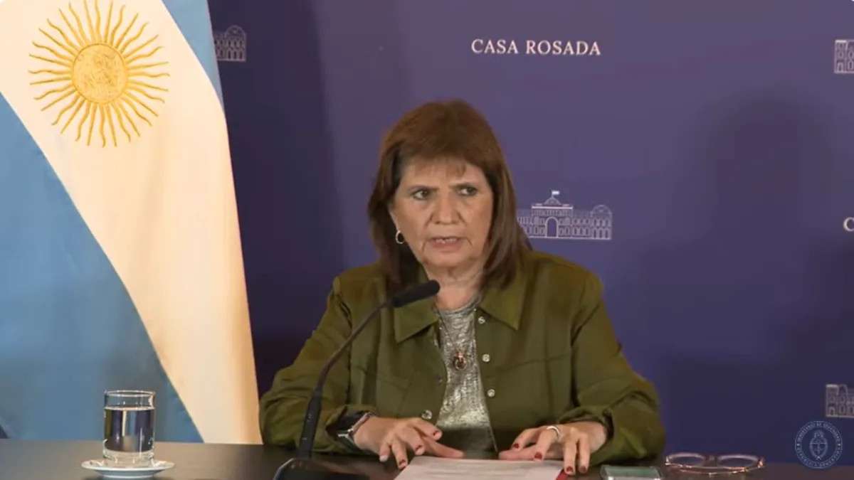 Bullrich defiende al policía que hirió al fotógrafo Grillo y causa indignación