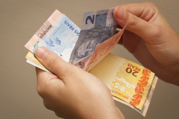 Ventas del comercio brasileño se enfrían en enero y encadenan tres meses a la baja