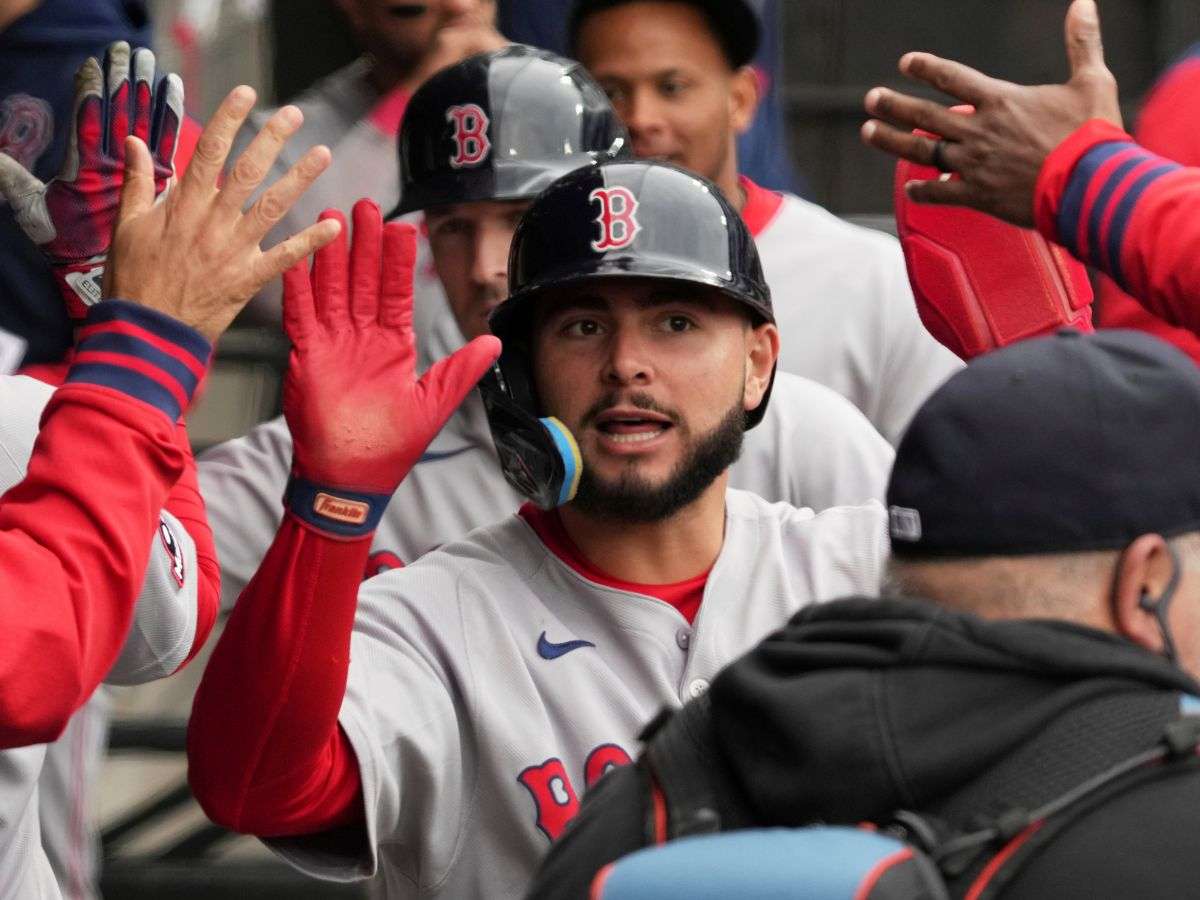 Abreu pegó HR pero Boston no pudo en el primer juego