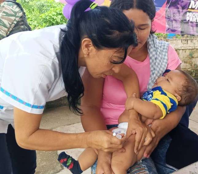 Más de 5 mil puestos de vacunación estarán desplegados en el país hasta el 4 de mayo