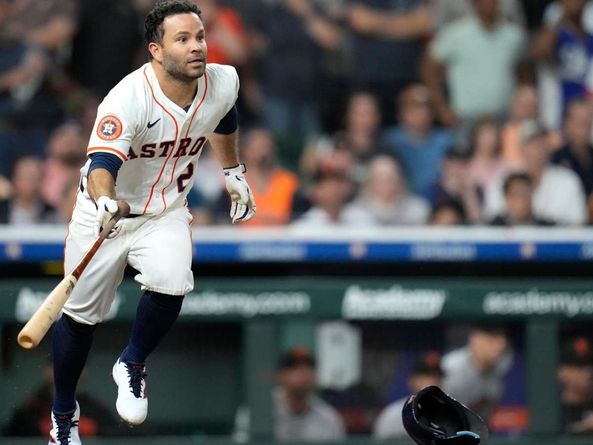 José Altuve la mandó a las gradas