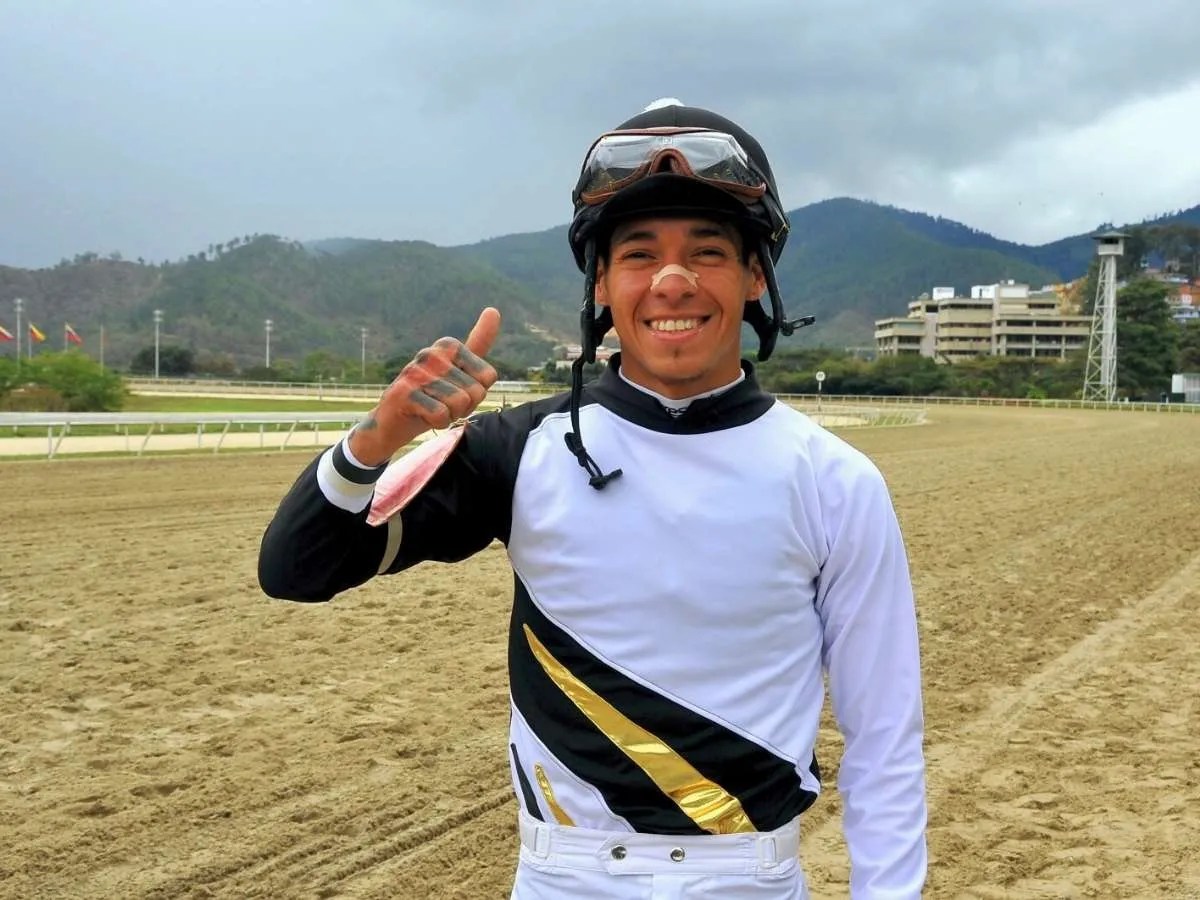 Rafael Solano con dos montas de primer chance