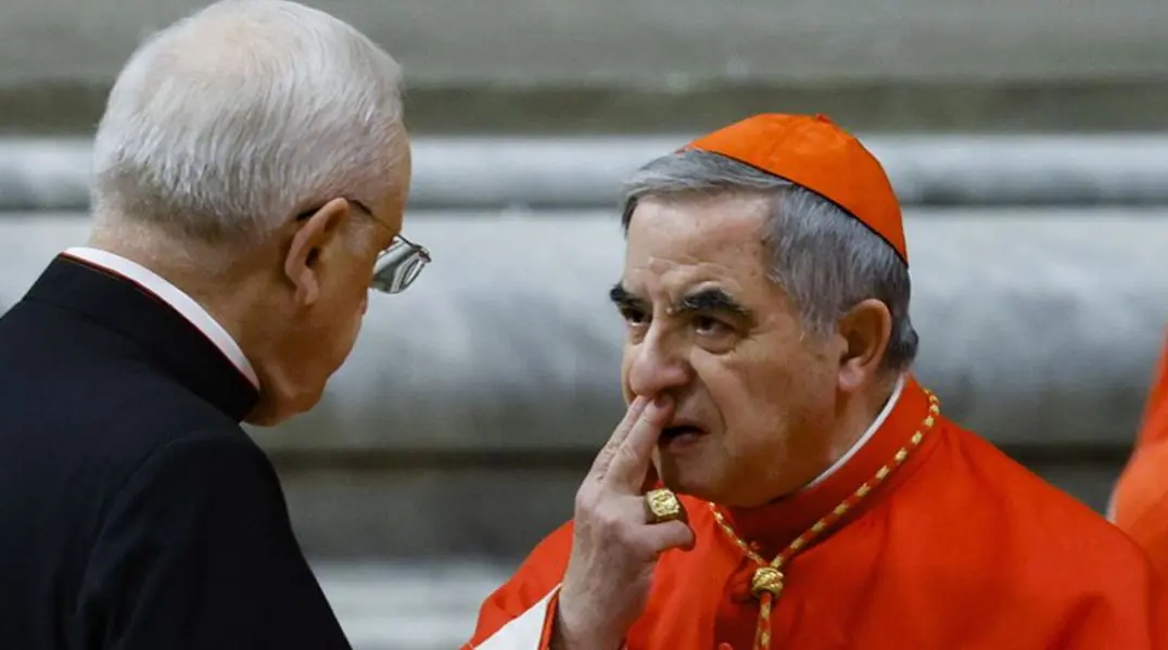 Dos cartas del Papa Francisco podrían sacar del Cónclave al Cardenal Angelo Becciu