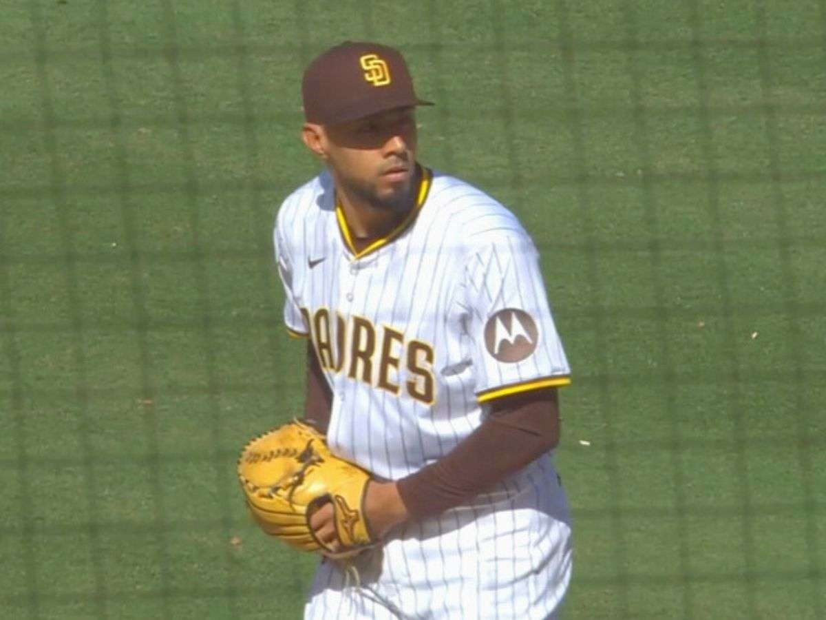 Robert Suárez mantuvo su perfección y San Diego regresó al triunfo