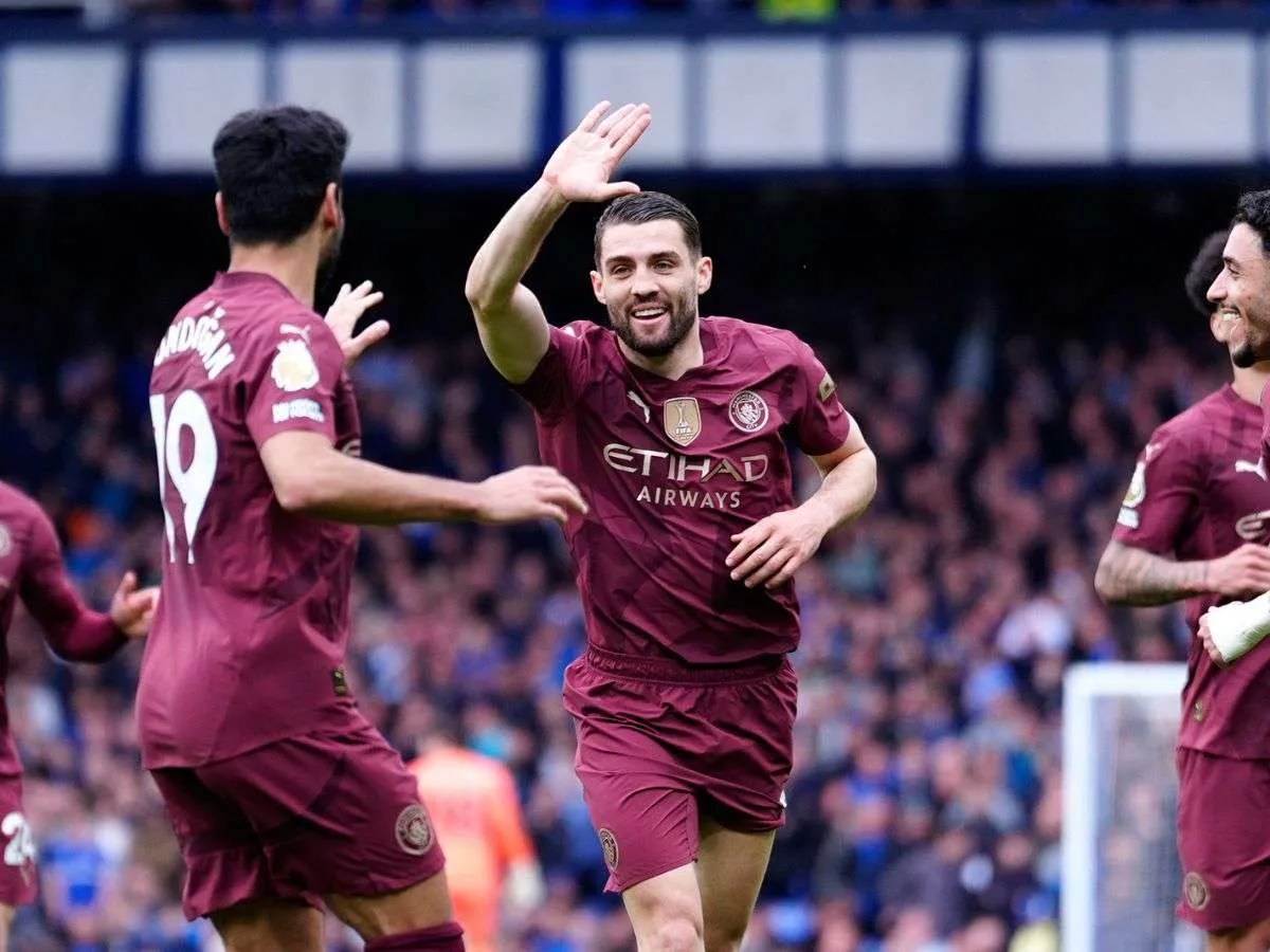 El City venció al Everton y aseguró su cupo en Champions