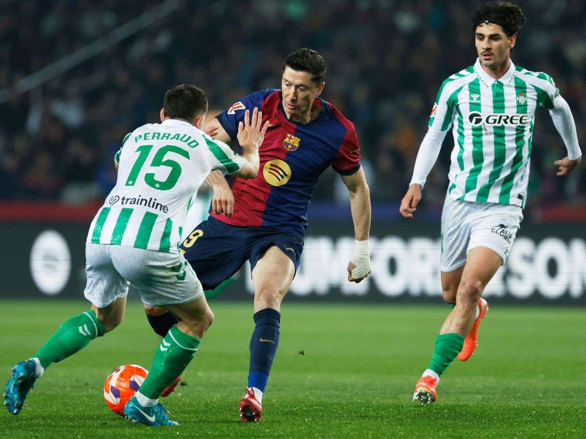El Barcelona no aprovechó la caida del Real Madrid