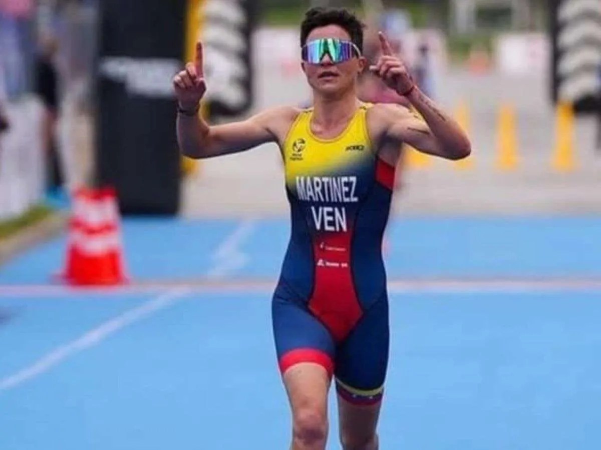 Rosa Martínez anda imparable en triatlón