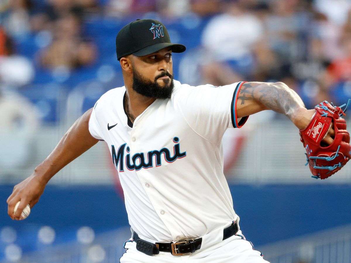 Sandy Alcántara sumó su primer triunfo desde 2023