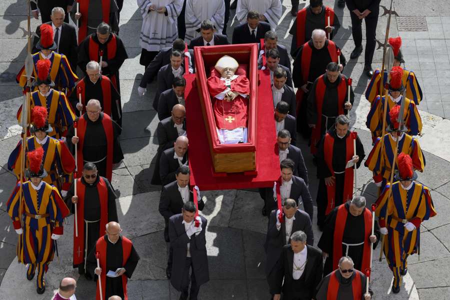 El Vaticano cierra duelo Papal el 4 de mayo y convocará al Cónclave