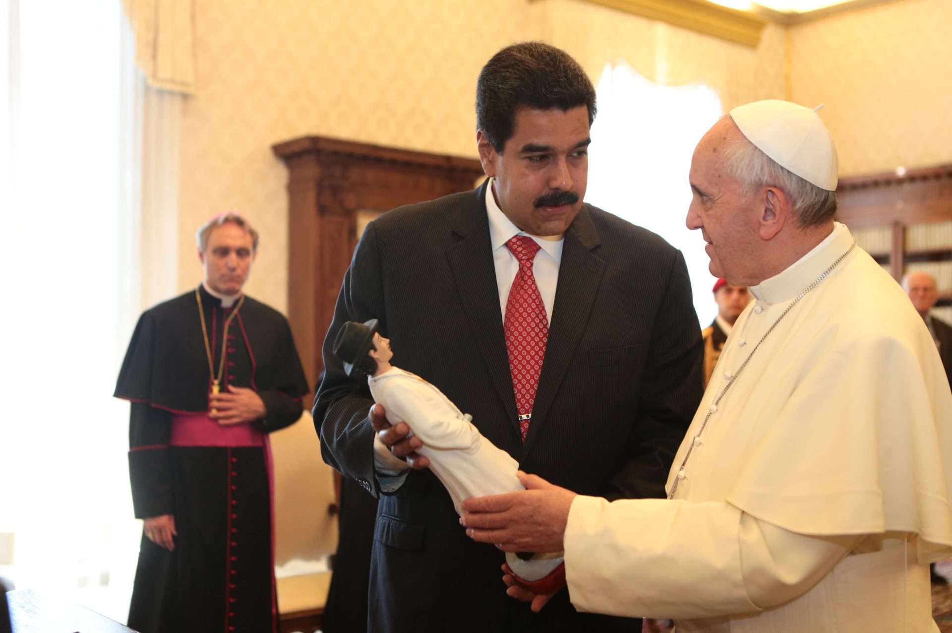 Maduro: papa Francisco sacó el expediente engavetado de José Gregorio