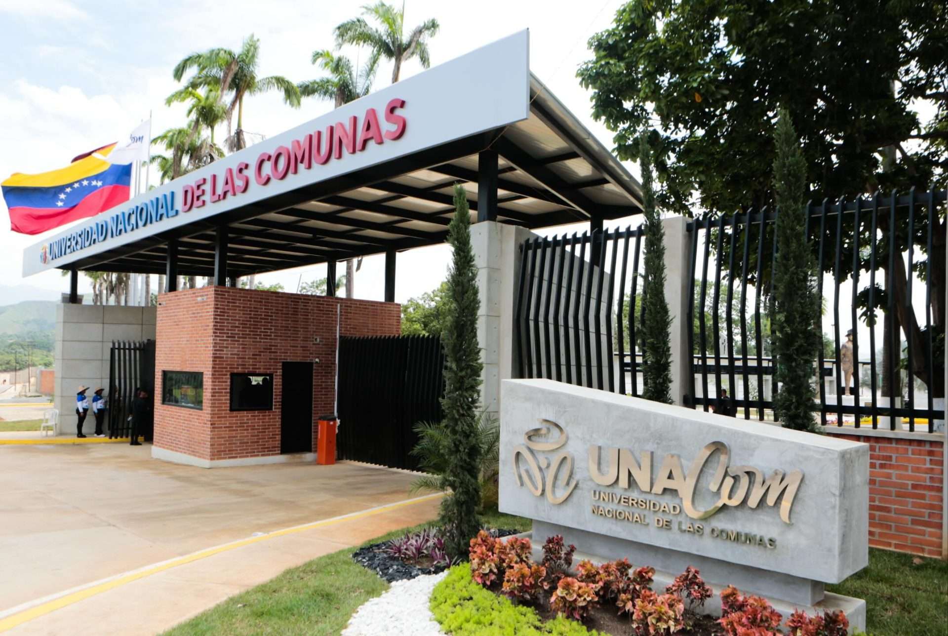 Presidente inaugura la Universidad Nacional de las Comunas