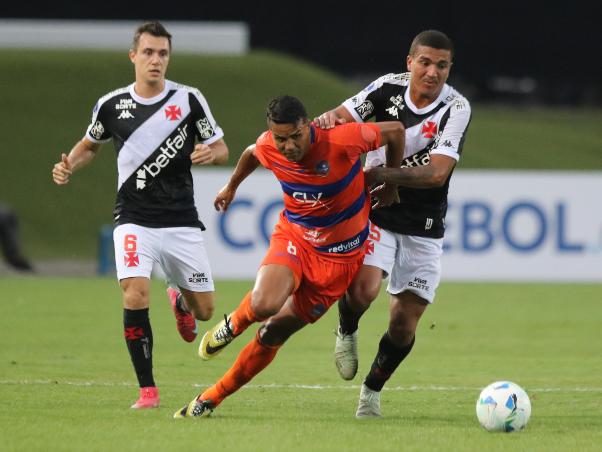 Academia Pto. Cabello el primero en anotar cuatro goles a un equipo brasileño