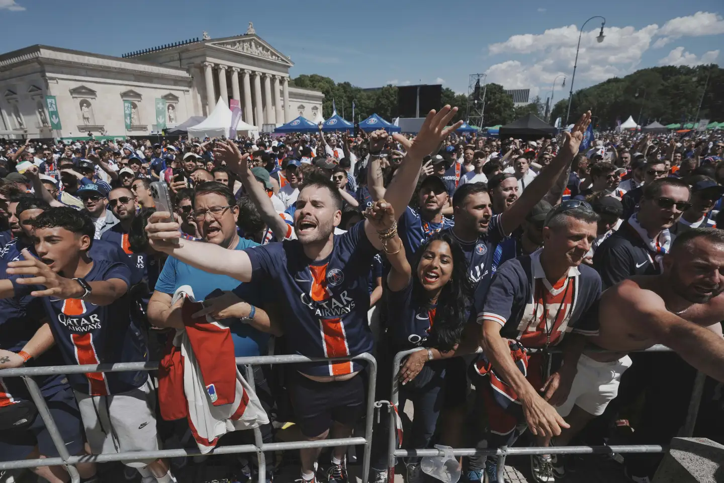 Aficionados inundan las calles de Múnich en vísperas a la final de la Liga de Campeones