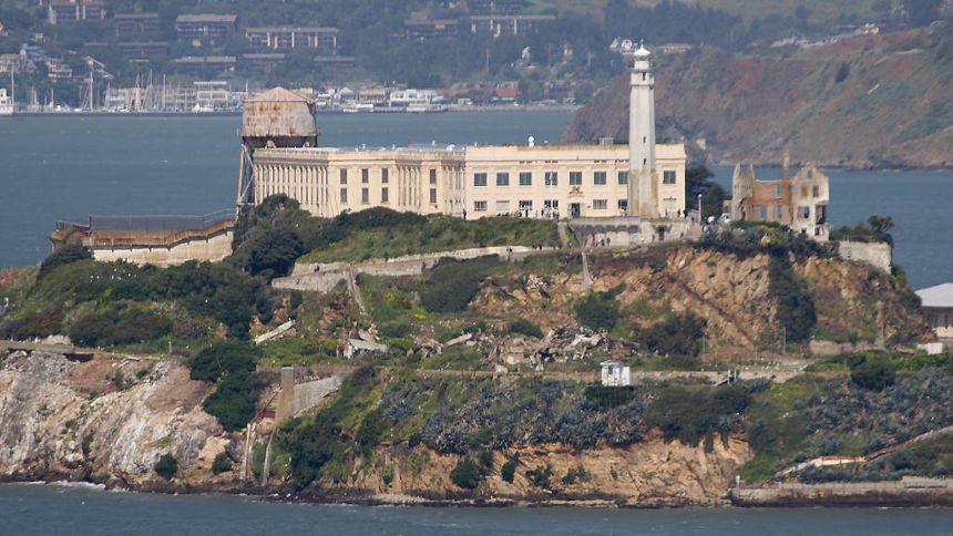 Donald Trump ordenó la reapertura y ampliación de la icónica prisión de Alcatraz