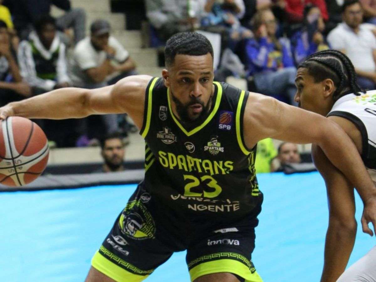 Spartans complicó a Gladiadores - Líder en deportes