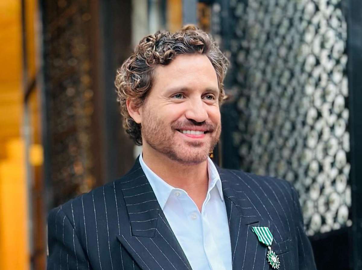 Edgar Ramírez celebra su nuevo proyecto televisivo