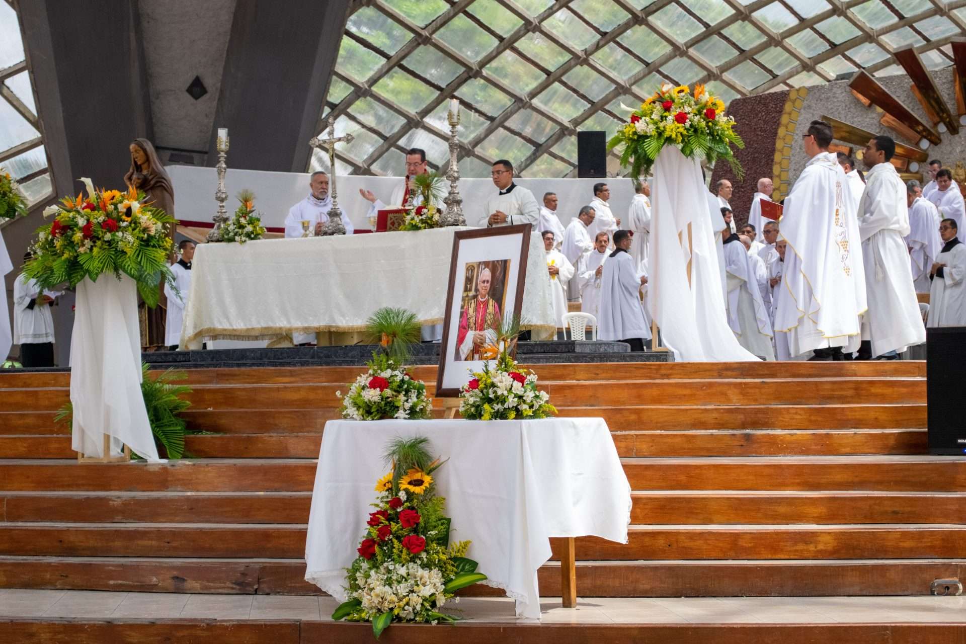Arzobispo resalta trayectoria pastoral y misionera de León XIV
