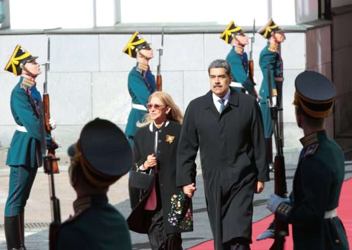 Presidente Maduro acompañó al pueblo de Rusia en desfile del Día de la Victoria