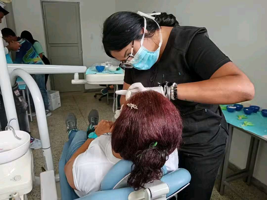 Más de 70 personas atendidas en Ocumare del Tuy con odontología gratuita