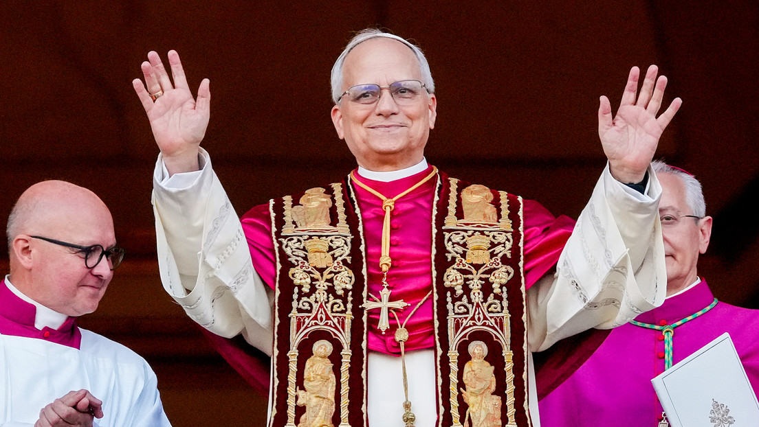 "La paz esté con todos vosotros"