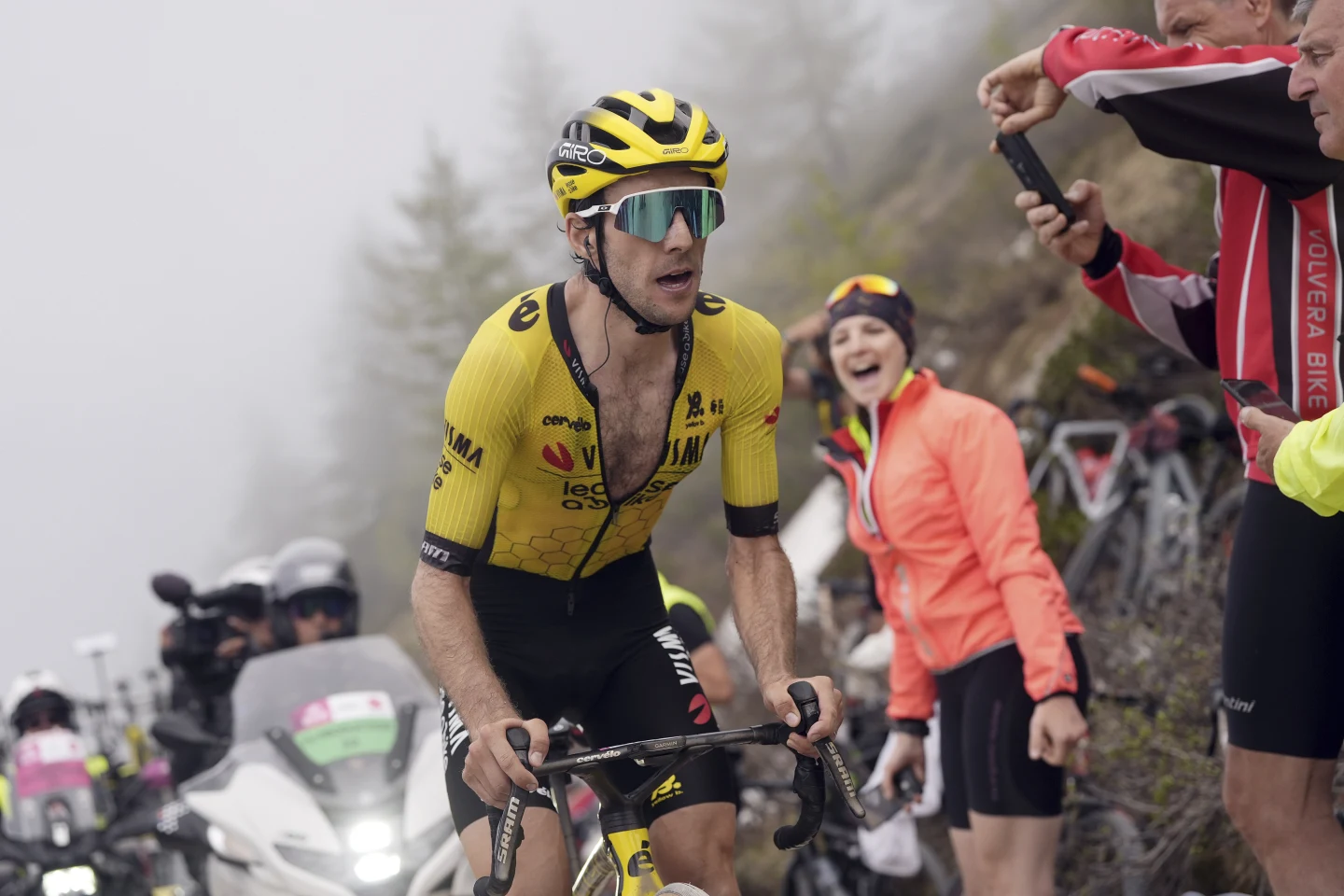 Yates se redime en épica escalada en la etapa 20 y se acerca al título del Giro