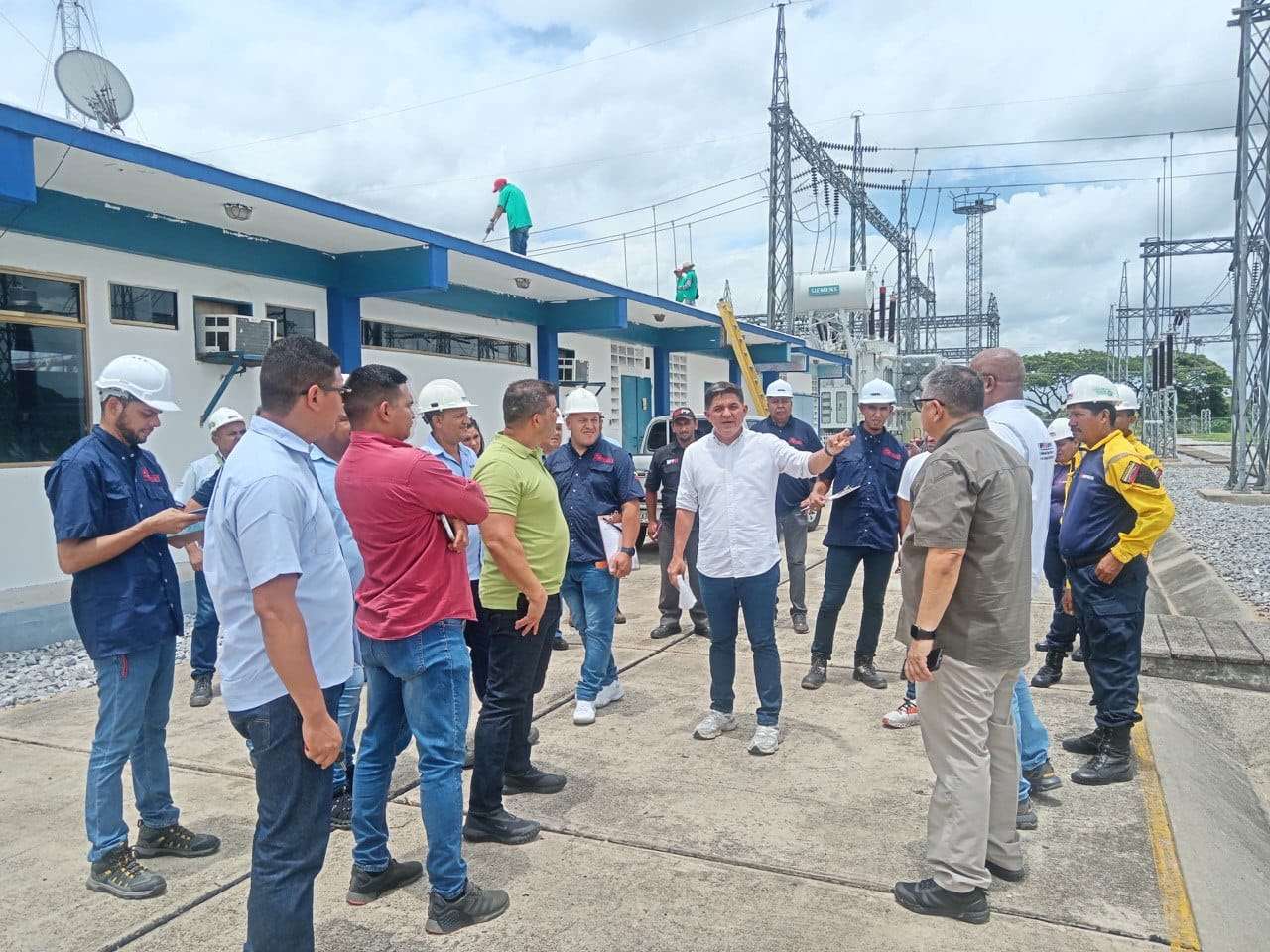 Ministro Márquez inspecciona instalaciones eléctricas de Apure