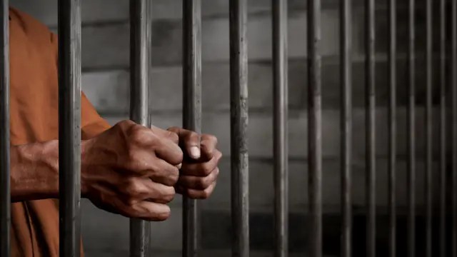 Presos sexagenarios por abuso sexual