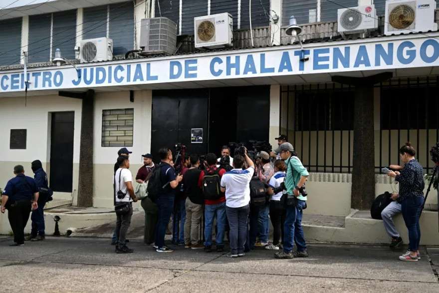 Condenan a militares salvadoreños por muerte de periodistas holandeses en 1982