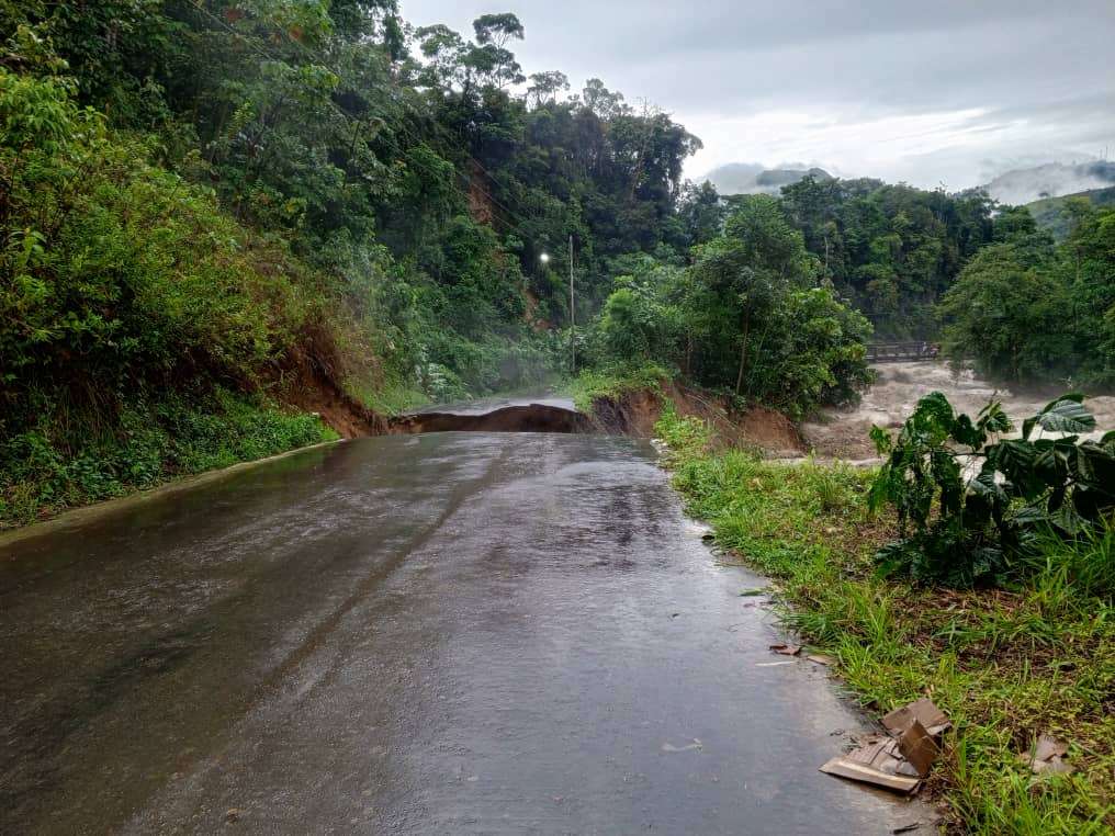 Lluvias dejan crecida de ríos, colapso de vías e inundaciones en municipios