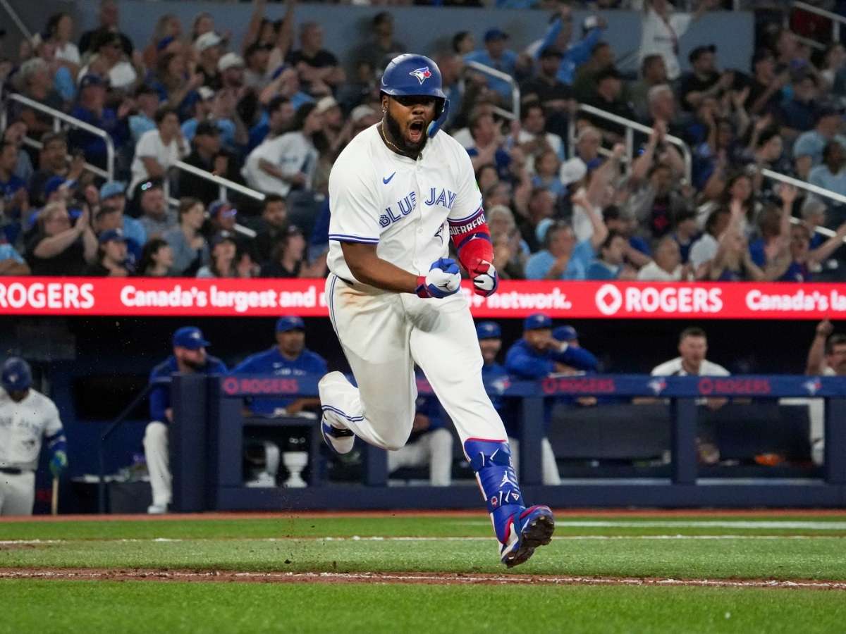 Guerrero Jr. conectó el noveno y Toronto venció a Arizona