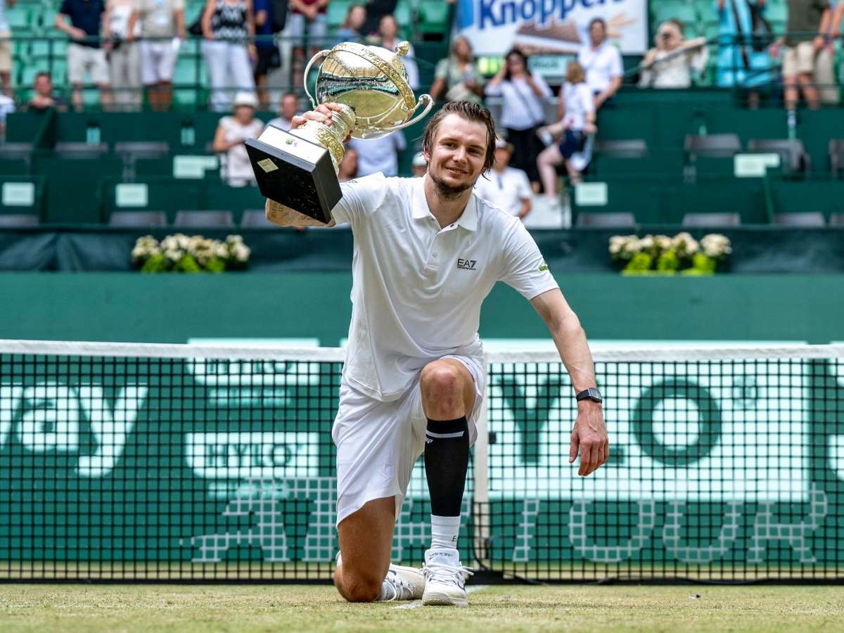 Alexander Bublik venció a Medvedev en la final de Halle