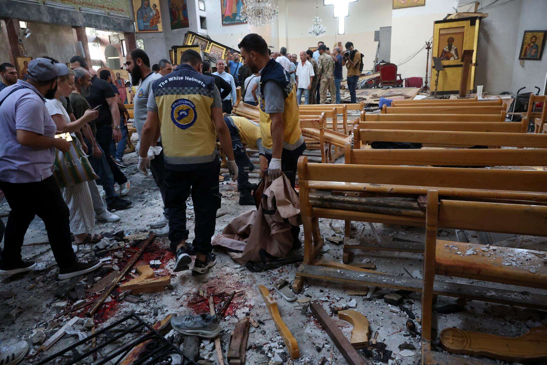 Atentado terrorista deja más de 20 muertos en iglesia de Damasco