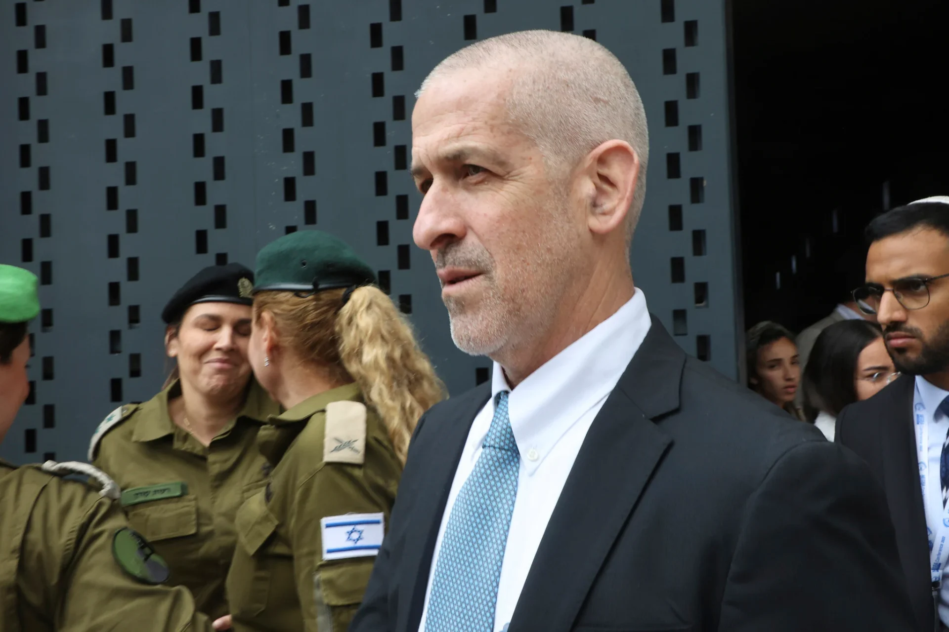 Renuncia el jefe de espionaje israelí