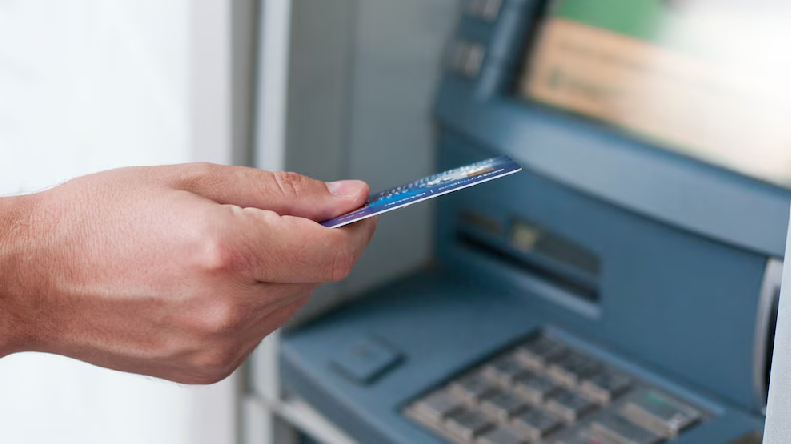 Qué es el ‘jackpotting’, el método con el que te pueden robar todo el dinero del cajero