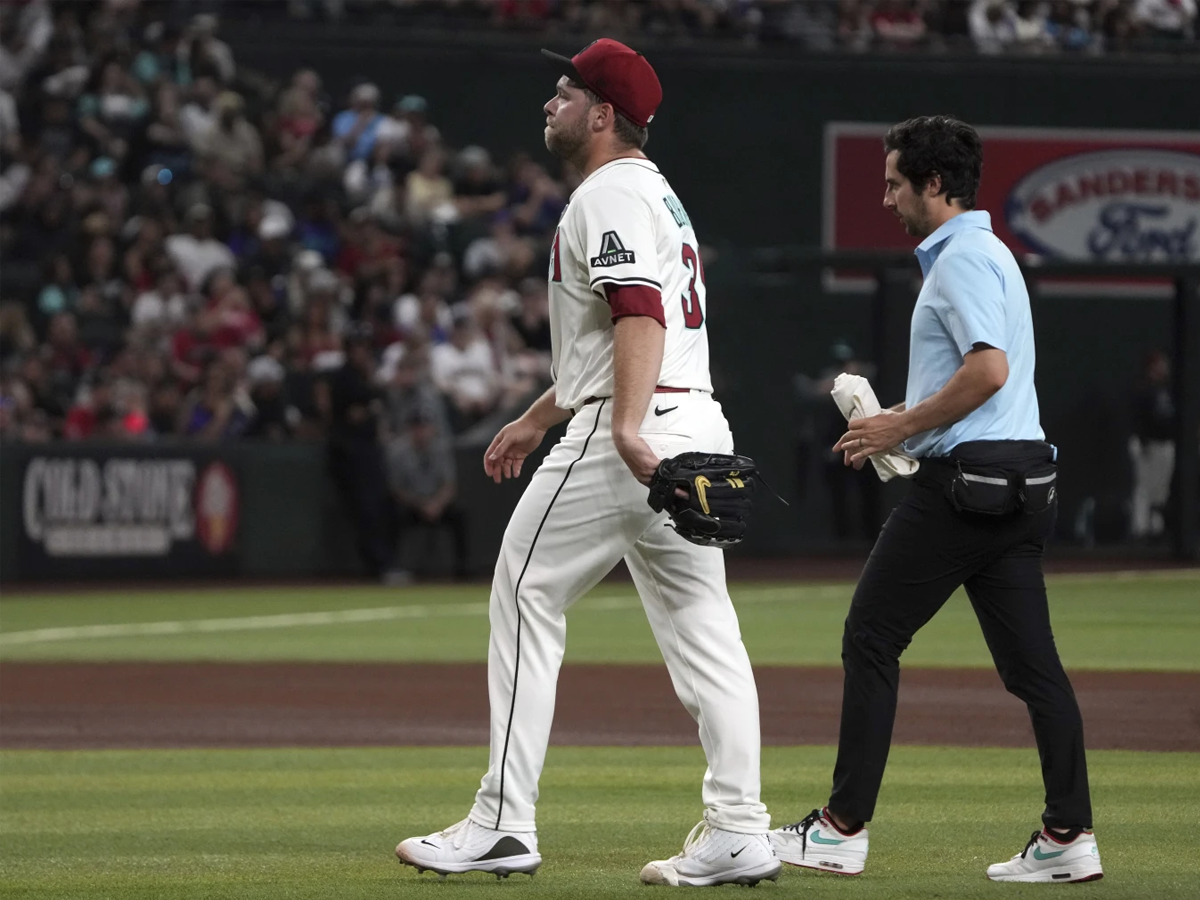 Dbacks en alerta por posible lesión de Corbin Burnes