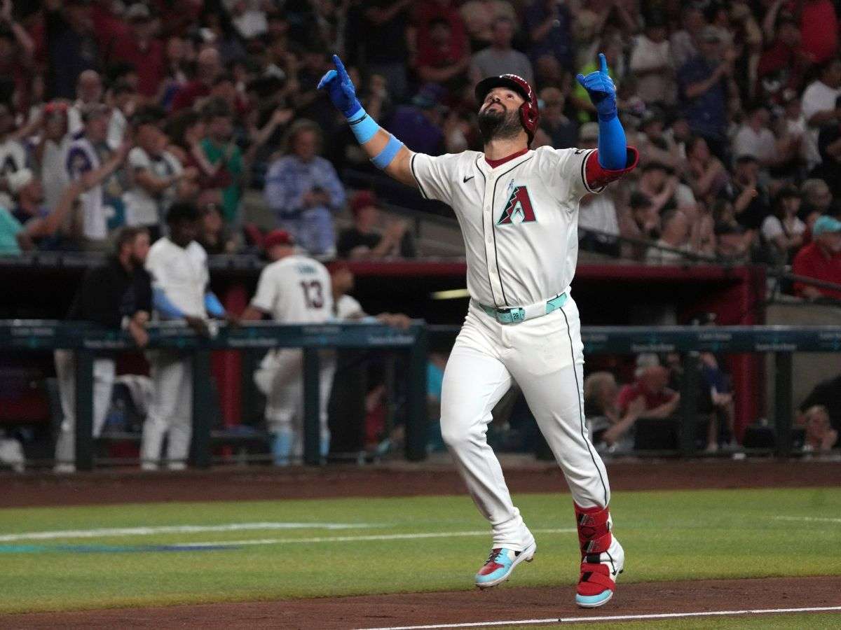 Eugenio Suárez se acerca a los 300 jonrones en MLB