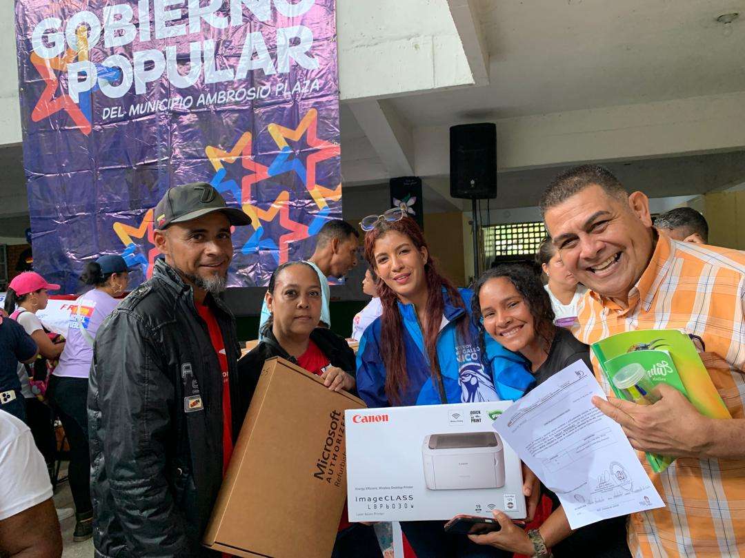 Salas de Gobierno Comunal de Guarenas reciben dotación tecnológica