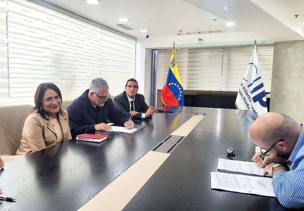 Firman acuerdo para activar planta procesadora de palmito en Delta Amacuro