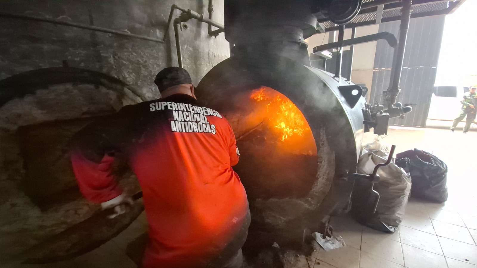 Incineradas 1.502 kilos de cocaína incautadas en aguas criollas