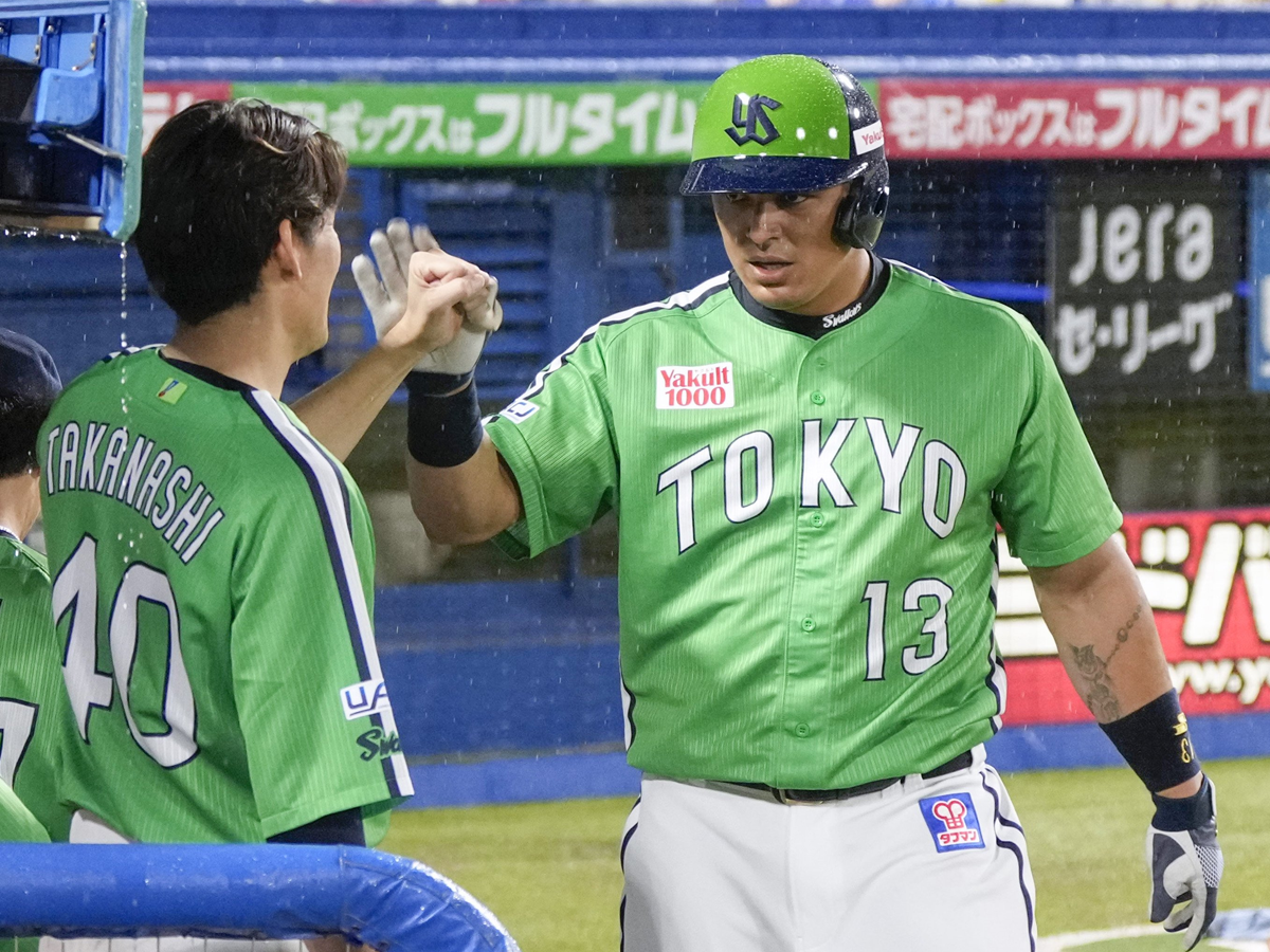 José Osuna desata su poder en triunfo de Yakult