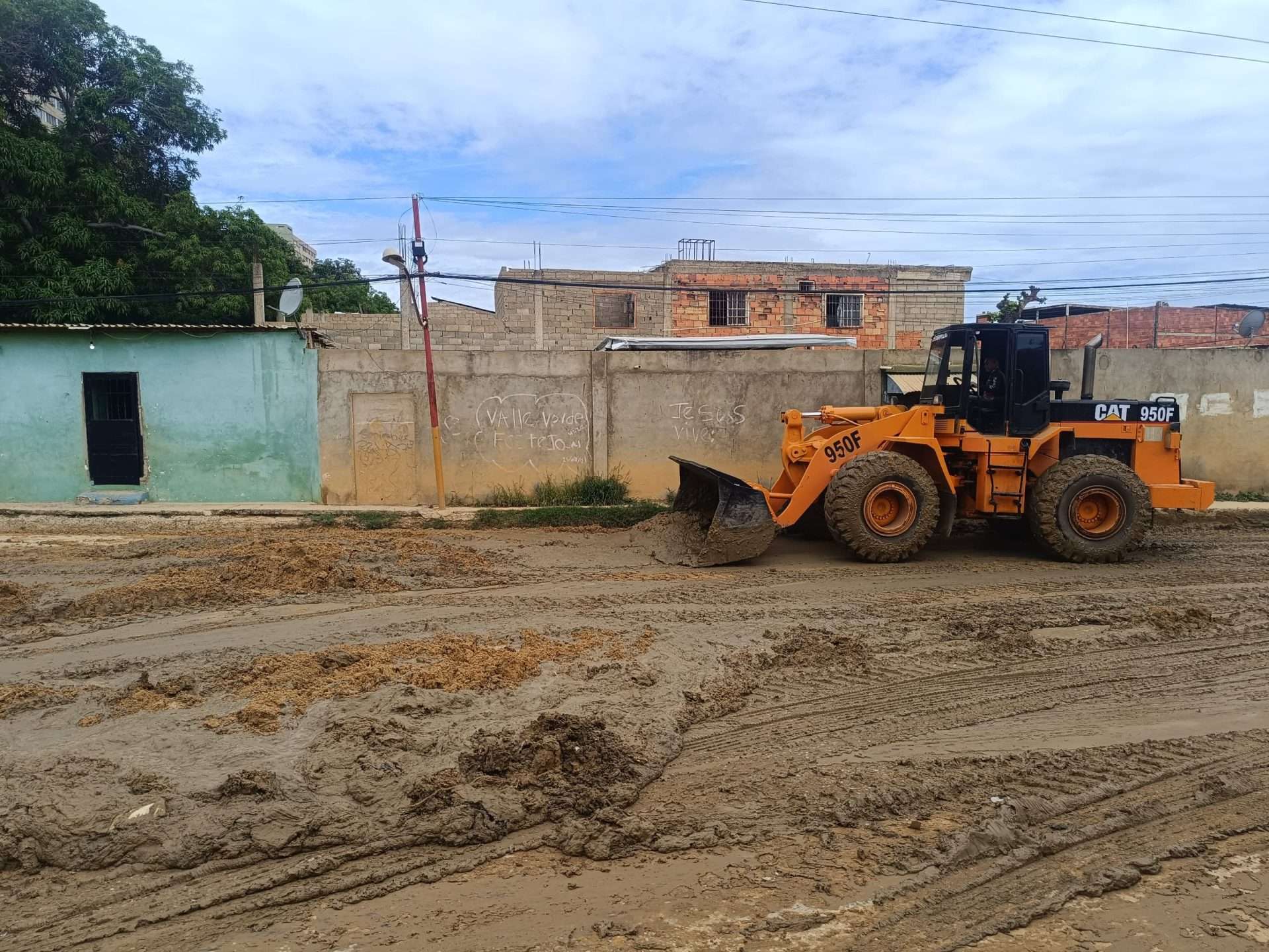Despejan calles en Cumaná tras deslave del cerro Pan de Azúcar