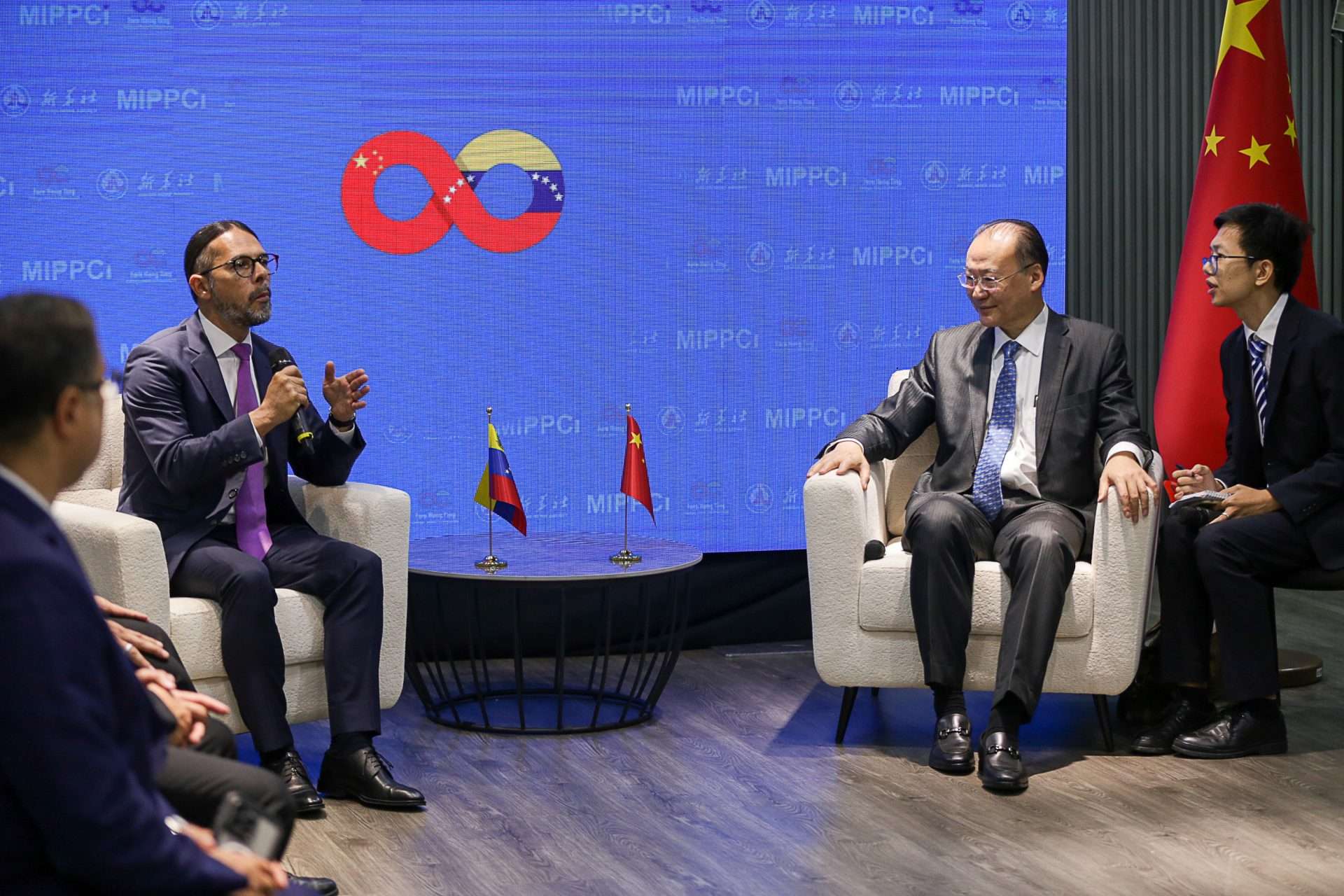 Venezuela y China impulsan colaboración en Tecnologías de la Información y Comunicación