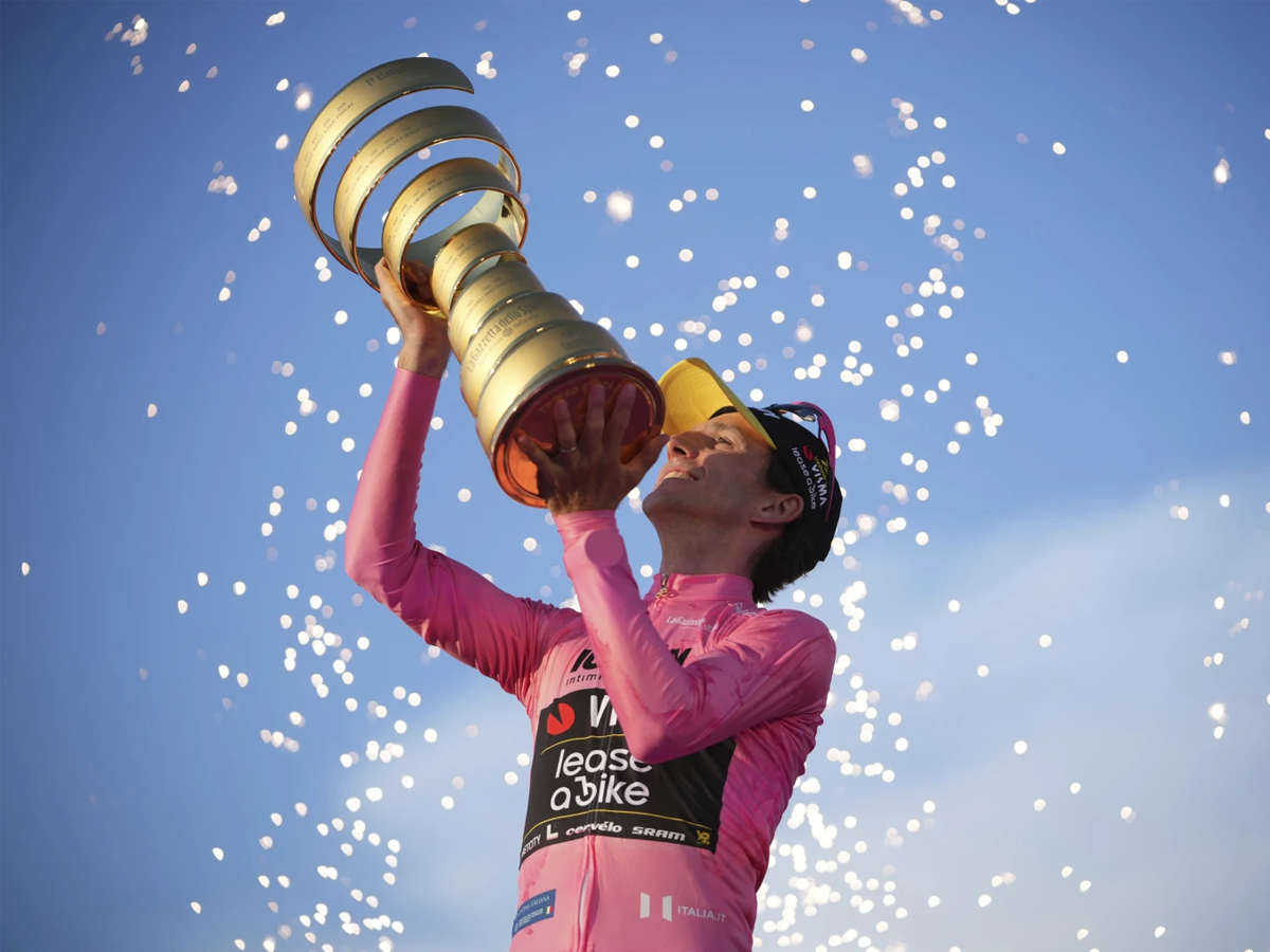 Simon Yates se alzó con su primer Giro de Italia