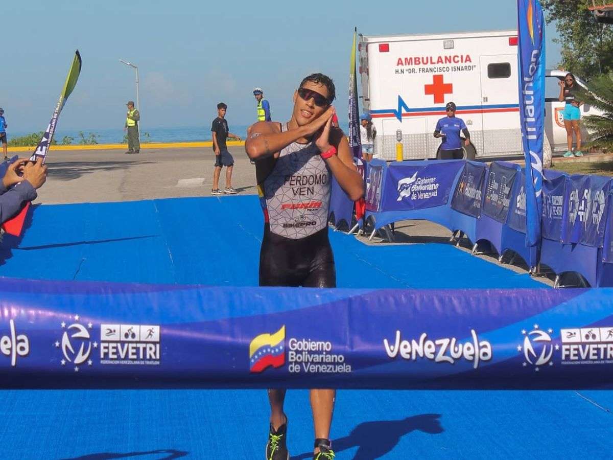 Triatlón compite en Copa Mundial de México
