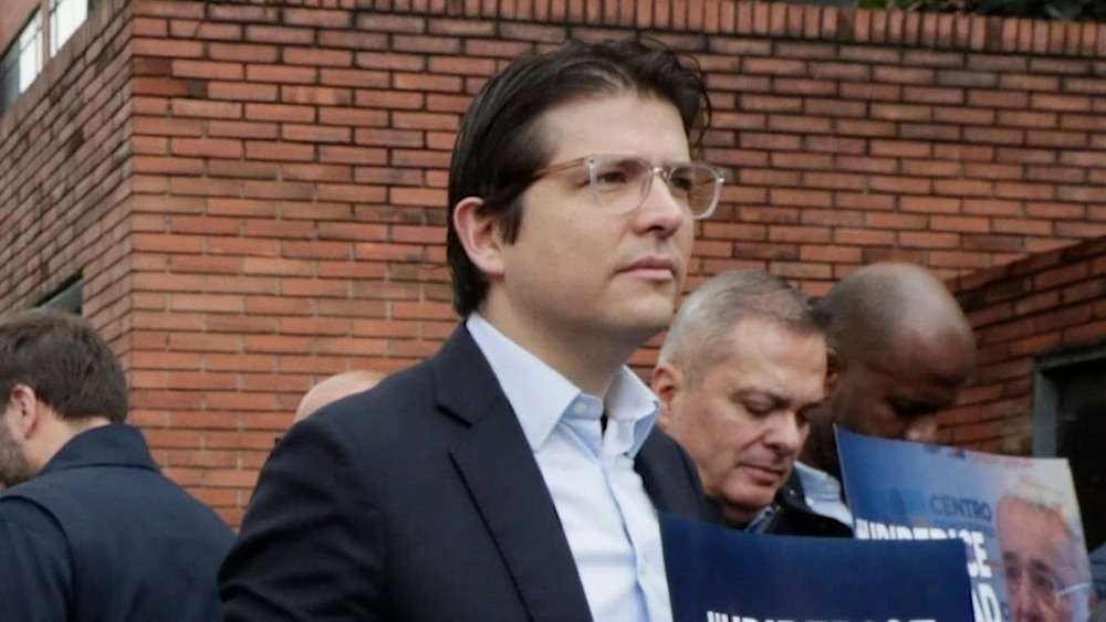 Miguel Uribe muestra indicios de mejoría tras el atentado